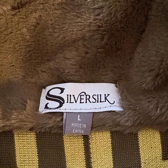 Gently loved Silversilk Mens Fashion Sweater Olive Fur Collar